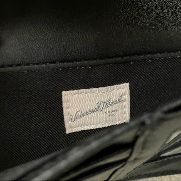 NEW without tags Universal Thread Black faux leather wallet - Picture 5 of 10